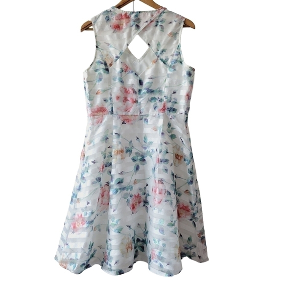 Yumi Kim White Floral Organza Dress - Picture 2 of 14